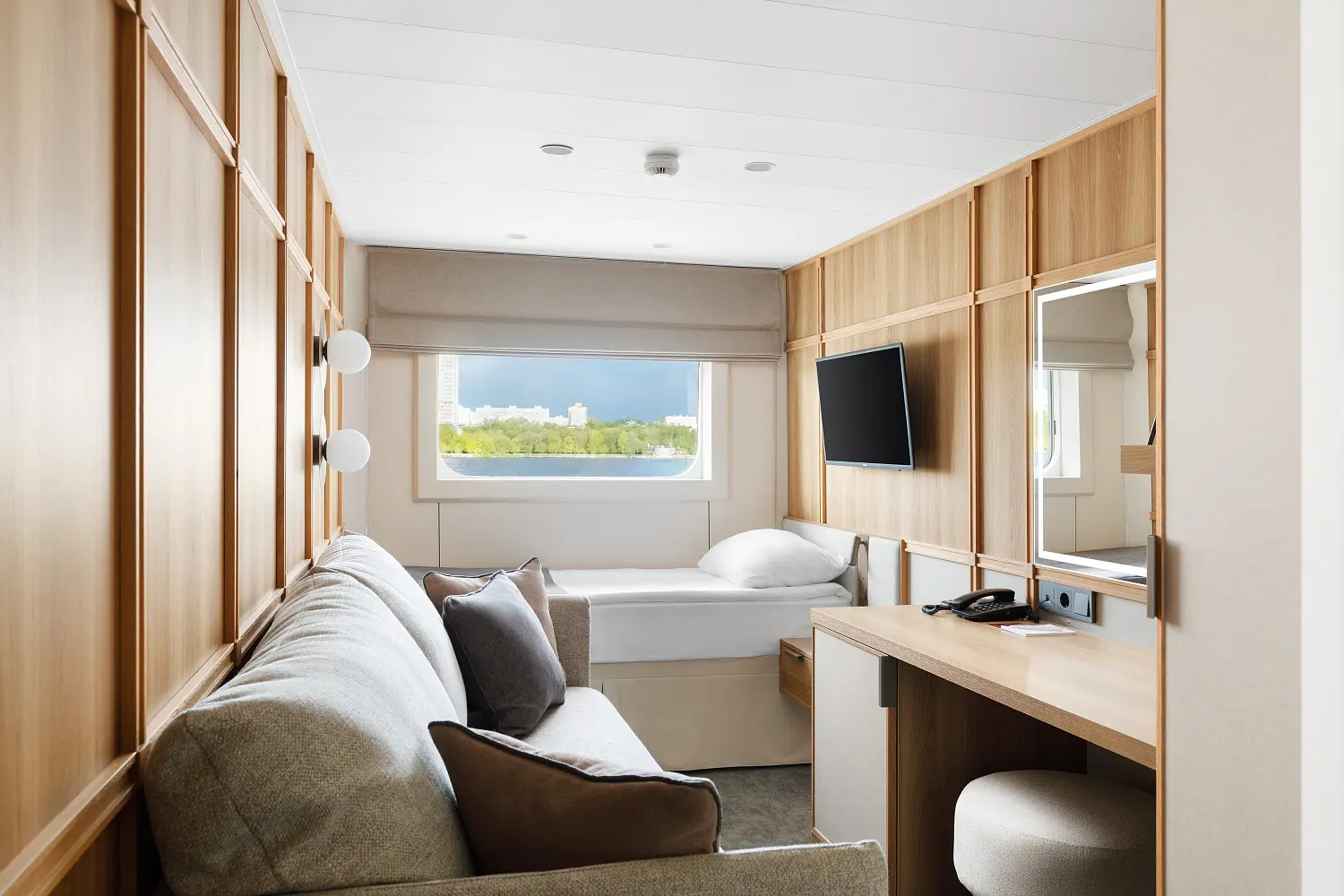 Мстислав Ростропович 2-местная каюта