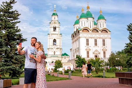 В край каспийской розы